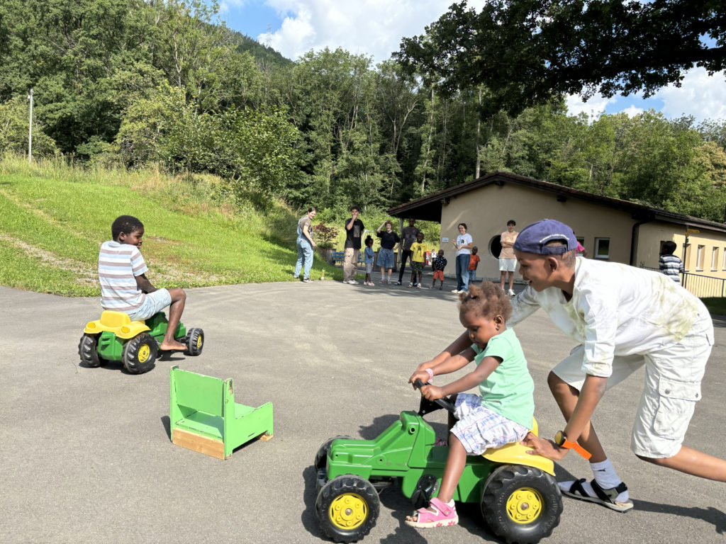 L'été 2024 pour les enfants de La Maison est joyeux et haut en couleur. Semaine des jeux olympiques de La Maison.