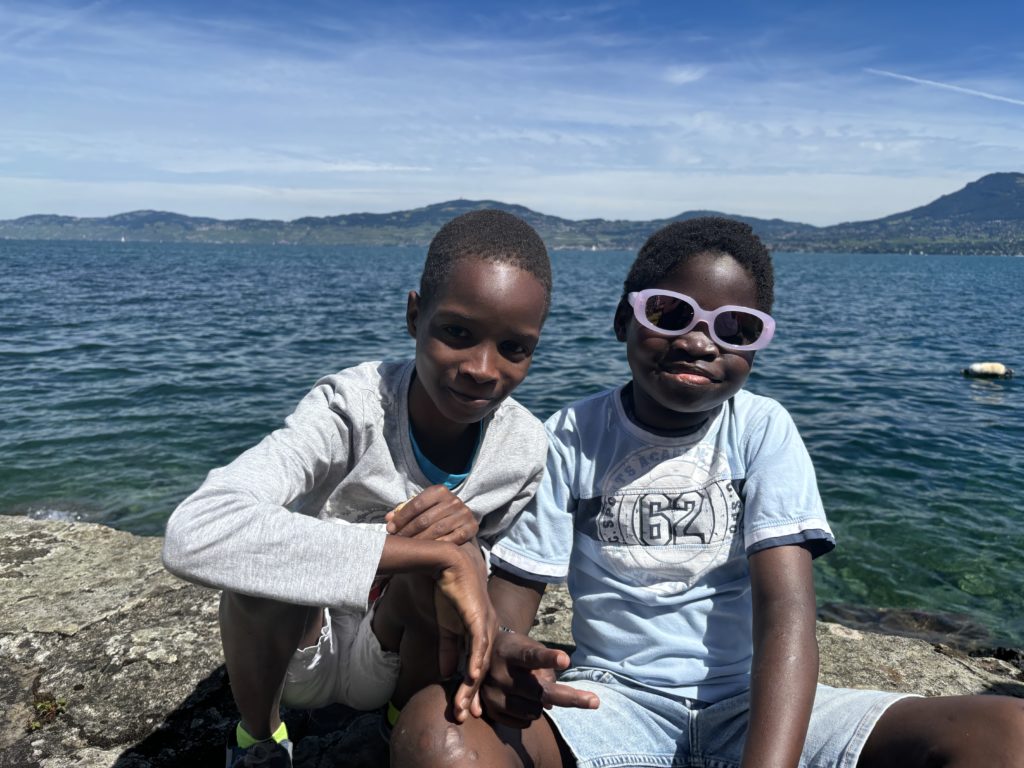 Un moment phare de l'été 2024 à La Maison : la découverte du lac au Bouveret et la visite du Swiss Vapeur Parc.